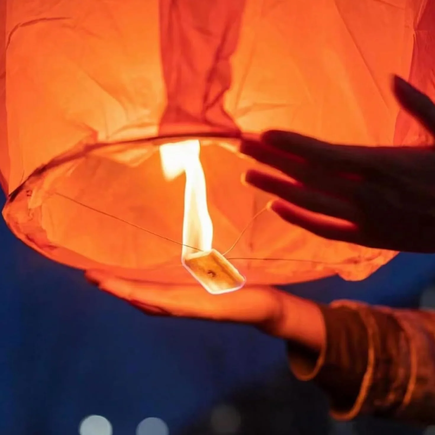 Lanterne cinesi bianche del cielo, confezione da 10, grandi lanterne di carta per matrimoni, compleanno, commemorazione, Natale (rosso)