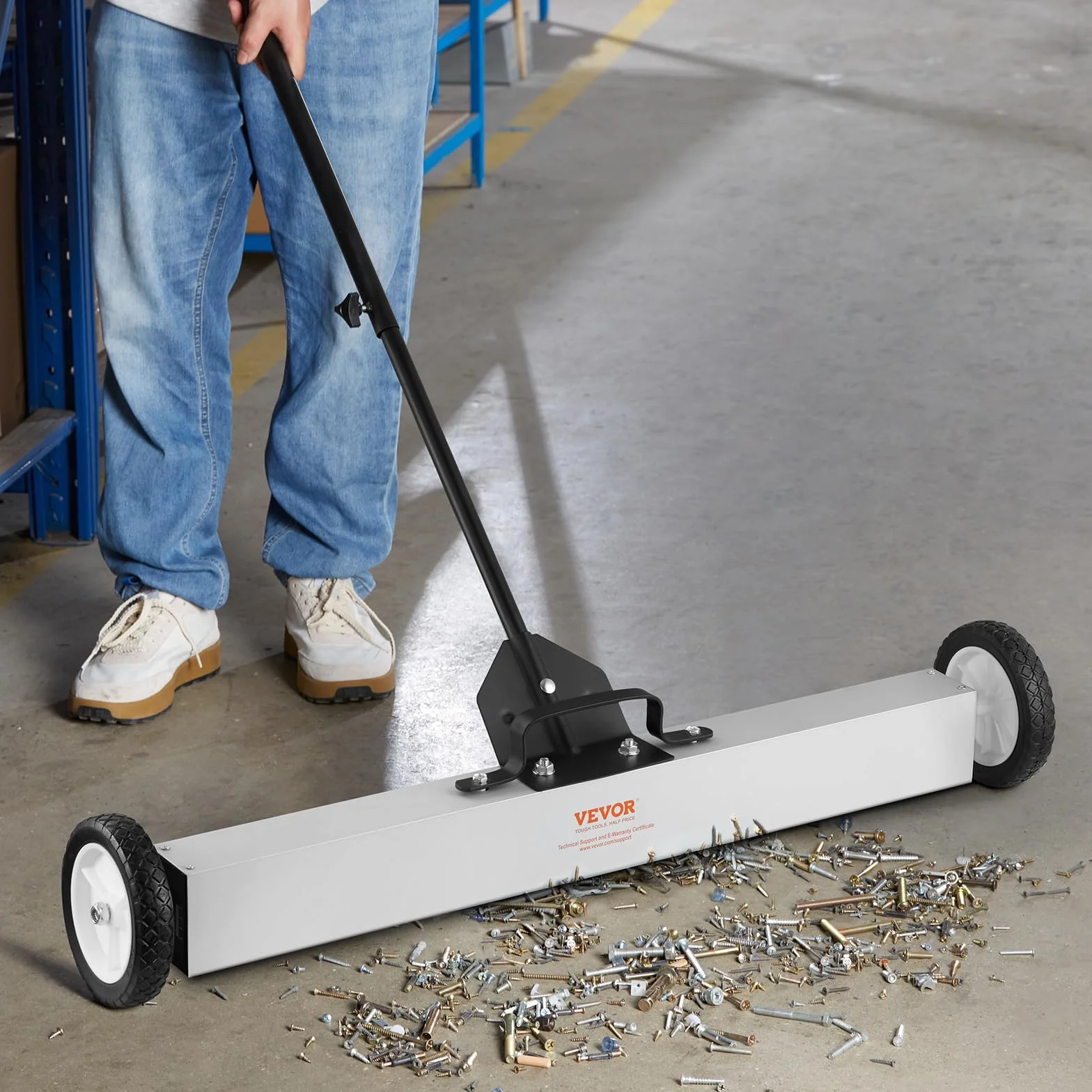 VEVOR Spazzatrice Magnetica Asta Telescopica 77-113cm per Pavimenti Raccoglitore per Piccole Parti Metalliche Forza Magnetica Max. 24,9kg, Scopa Magnetica con Ruote di Raccolta per Chiodi Viti Metalli