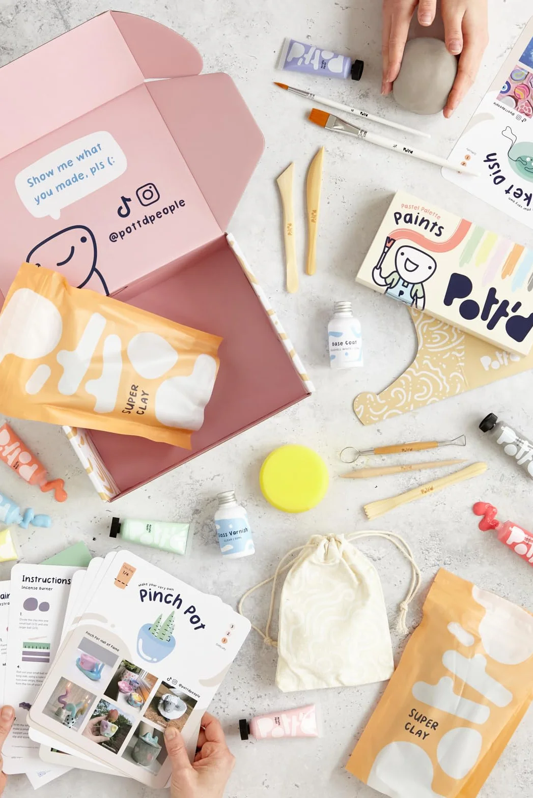 Pott'd Kit di Argilla senza cottura per Principianti. Kit fai da te creativo adulti comprendente argilla senza cottura, attrezzi, colori, pennelli, smalto e istruzioni passo-passo