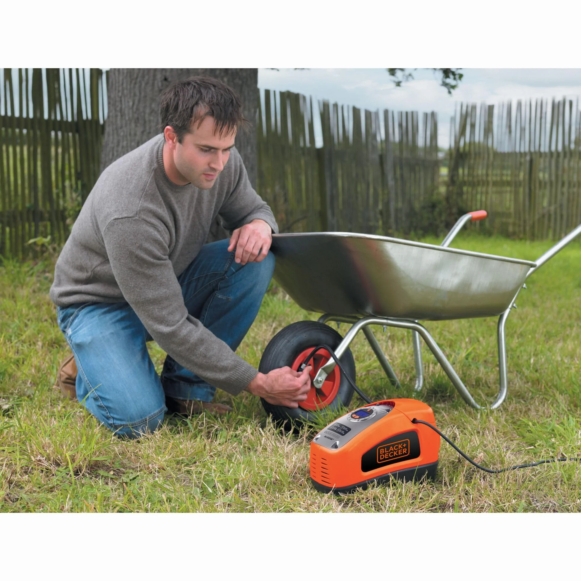 BLACK+DECKER, Compressore portatile 11 BAR. ASI300-QS