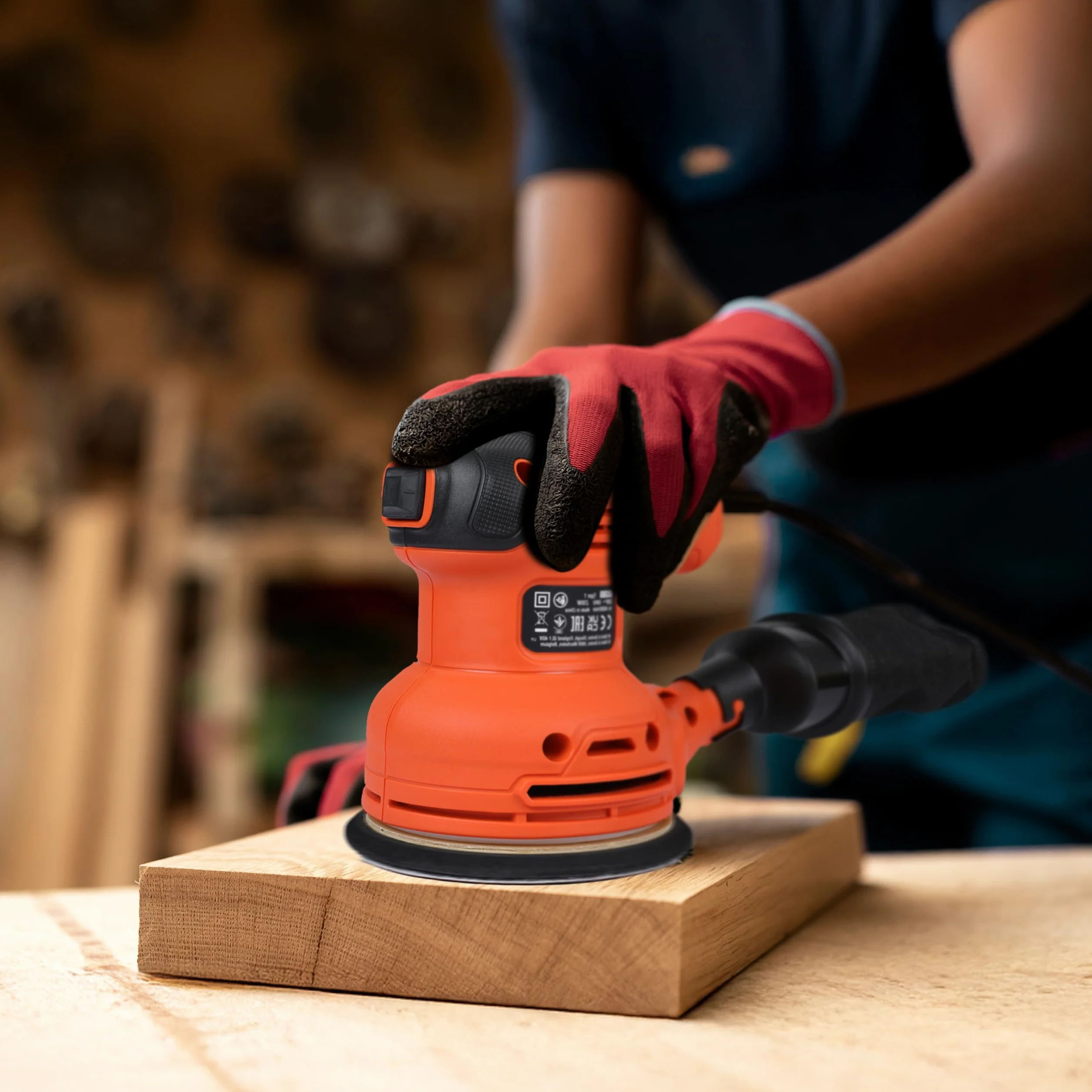 BLACK+DECKER Levigatrice roto orbitale 230W BEW210-QS con sacchetto raccoglipolvere
