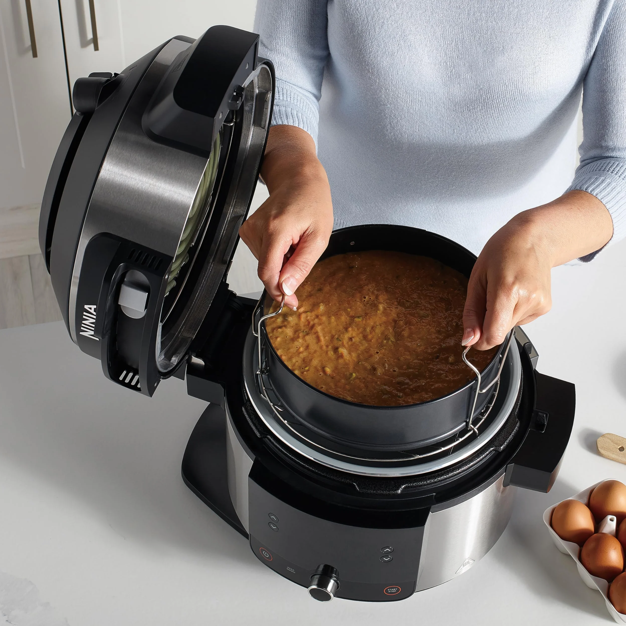 Ninja Foodi Multicooker con Coperchio SmartLid, 11 Funzioni di Cottura Intelligente, 6L, Pentola a Pressione, Friggitrice ad Aria, Cottura a Vapore, Lenta, al Forno, Griglia, Acciaio Inox, OL550EU