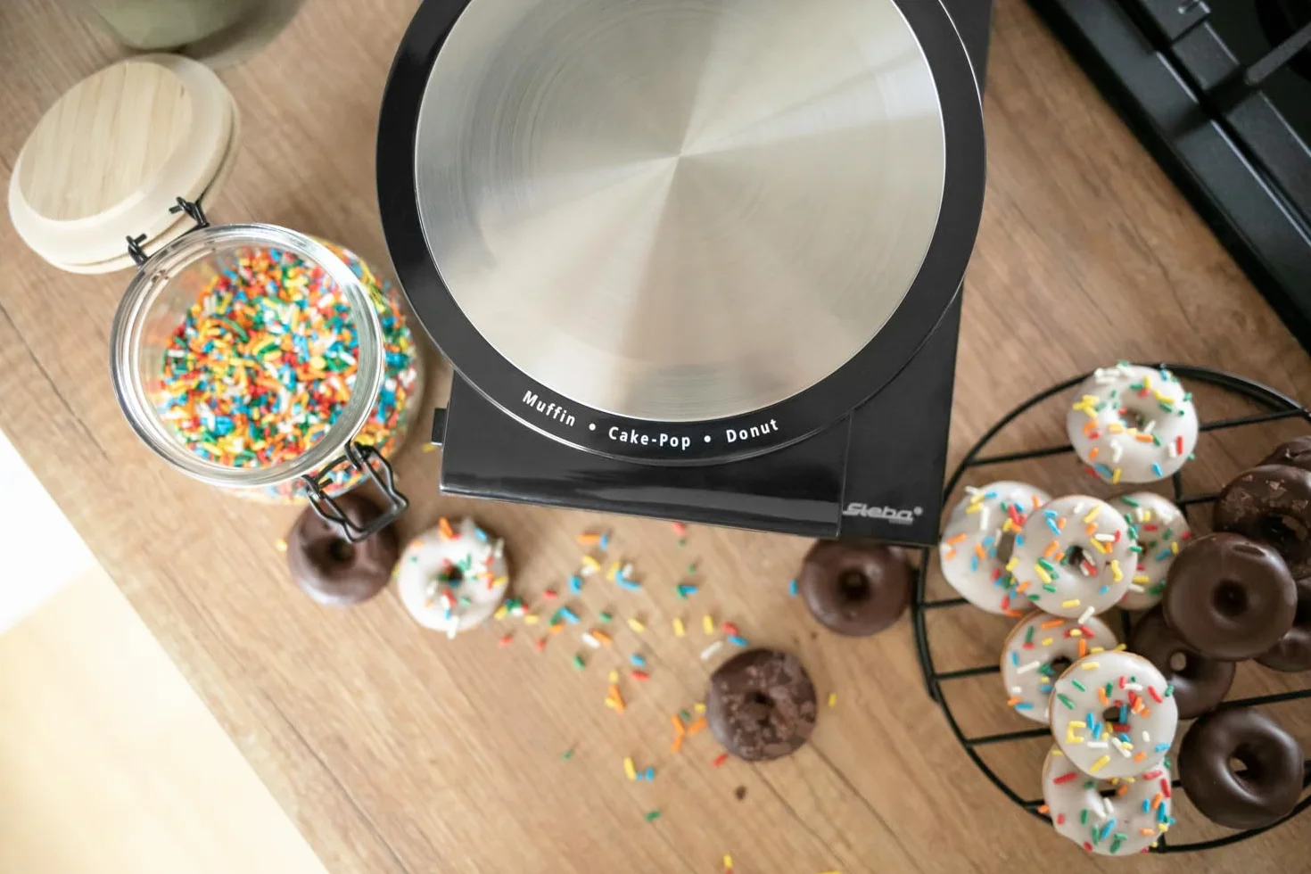 Steba Elettrodomestici Cake Maker 3 in 1, 3 piastre antiaderenti per cake pop, muffin e ciambelle, le piastre sono facilmente rimovibili premendo un pulsante, con supporto per Cake Pop e bastoncini,