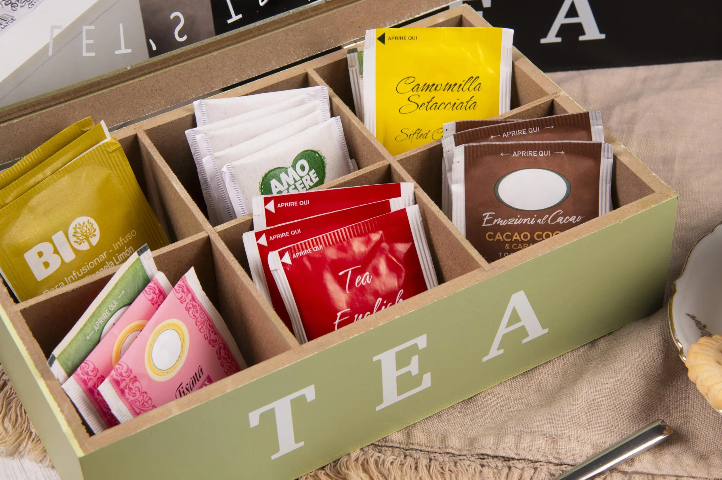 Scatola porta tè e tisane, 6 slot interni, colore verde salvia, Sibilla