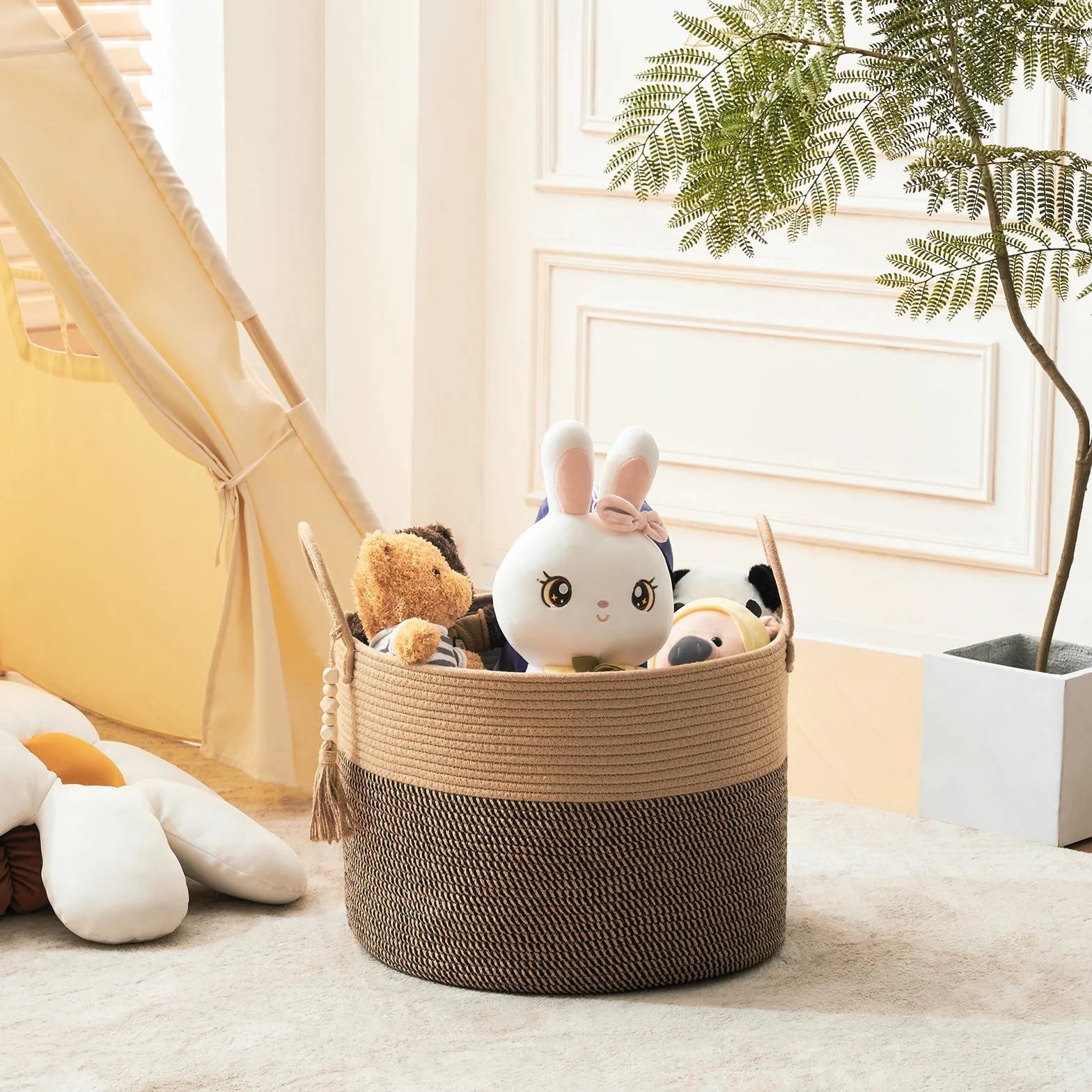 YOUDENOVA Cesto portabiancheria con perline decorative in legno, cestino portaoggetti per giocattoli per bambini, cestino per coperte in corda di cotone grande, cestino portaoggetti intrecciato