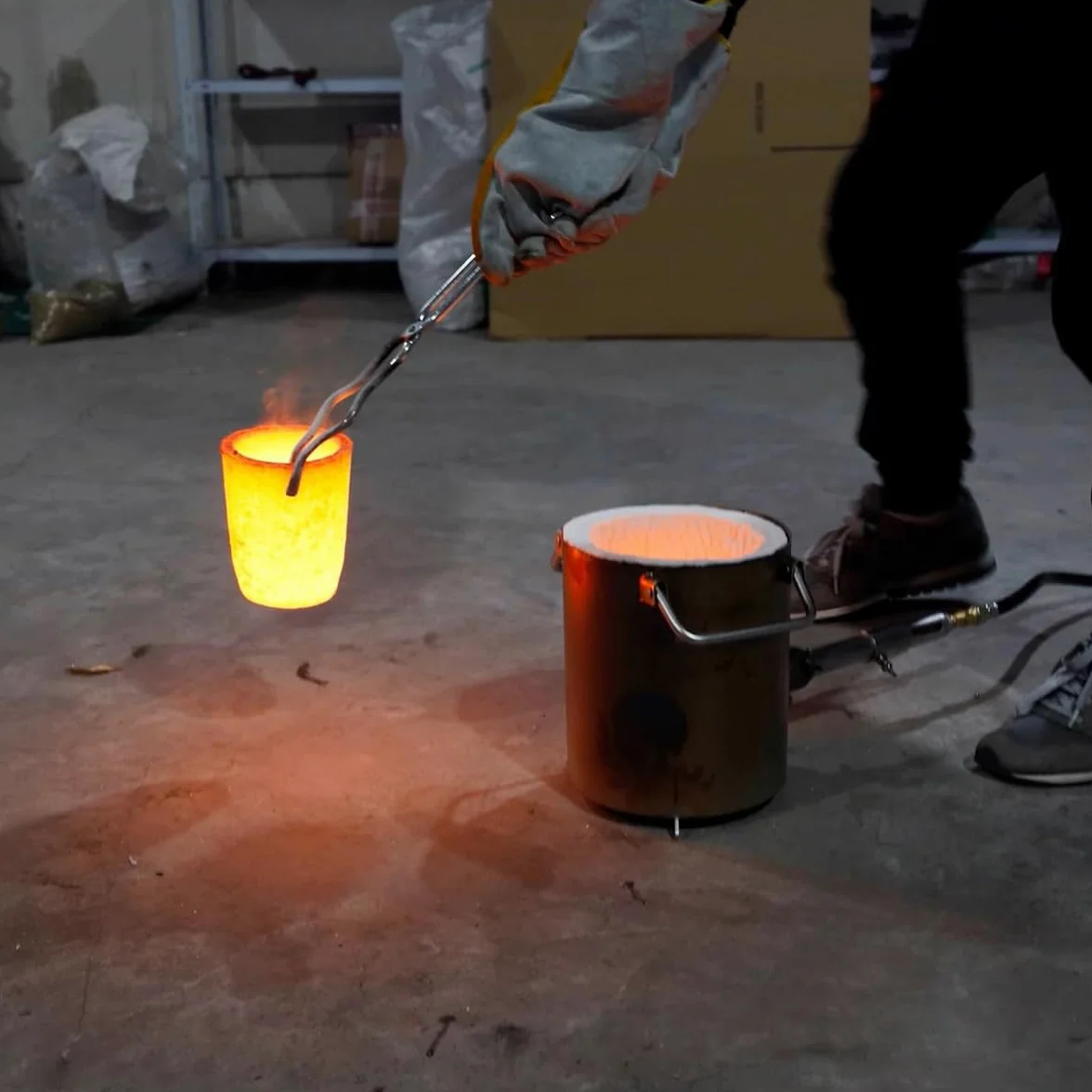 Crogiolo in grafite e argilla, crogiolo in grafite al carburo di silicio per fusione, fusione e raffinazione di metalli, oro, argento, rame, ottone, alluminio
