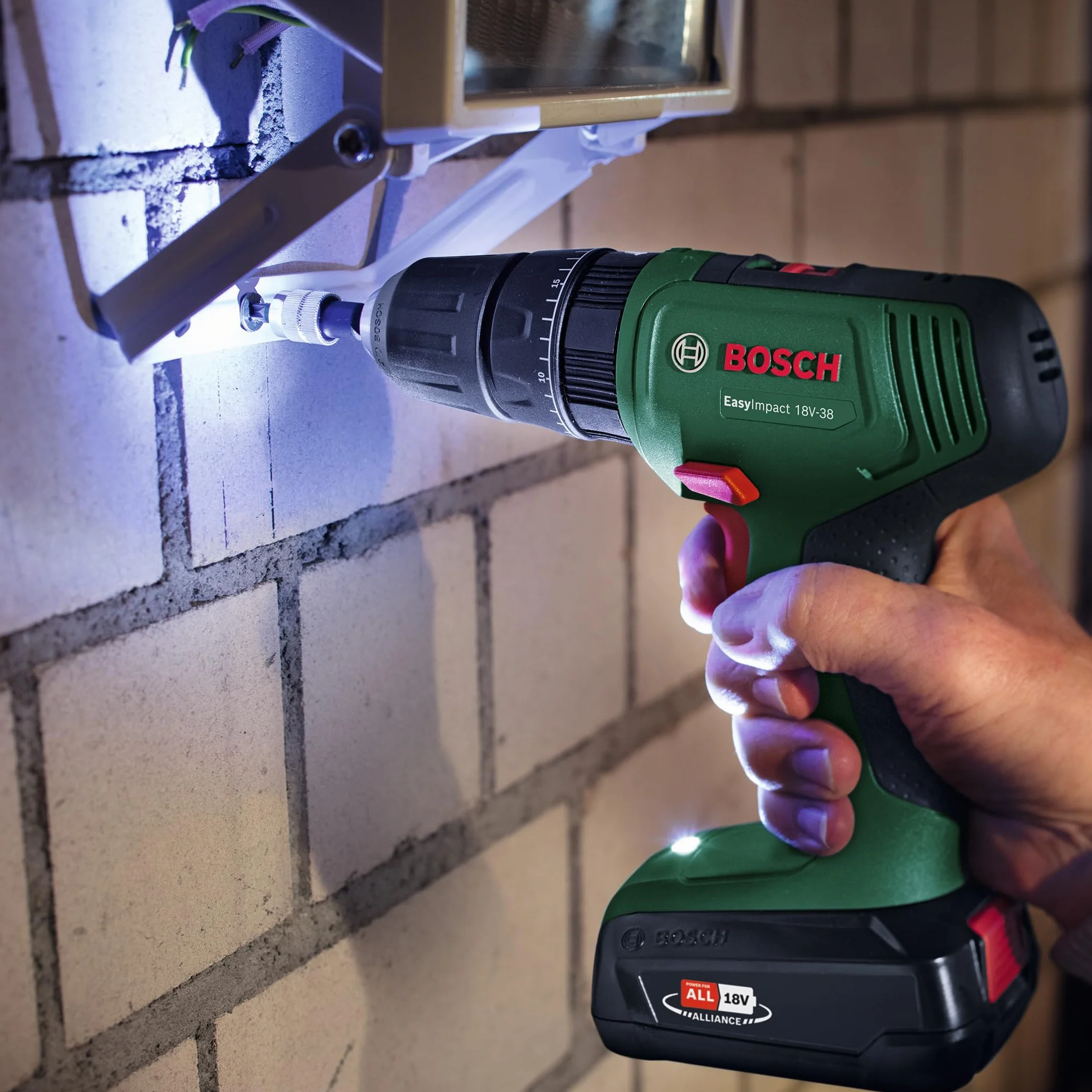Bosch Trapano avvitatore a batteria EasyDrill 18V-38 (1 batteria da 2,5 Ah; sistema 18 volt; in custodia per il trasporto)