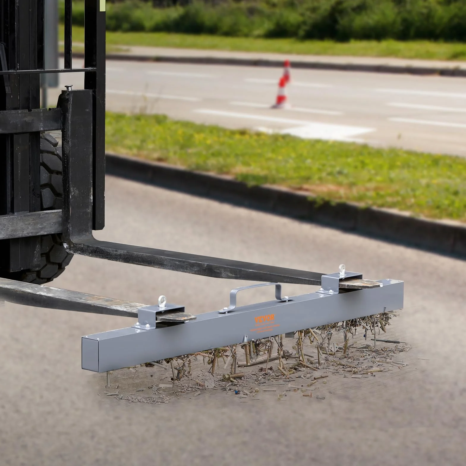 VEVOR Barra Spazzatrice Magnetica da Appendere per Forche di Benne Carrello Massima Forza 42,2kg Lunghezza 152cm, Barra Sospesa Magnetica Raccoglitore di Trucioli Metallici per Pavimenti 152x7,7x20 cm