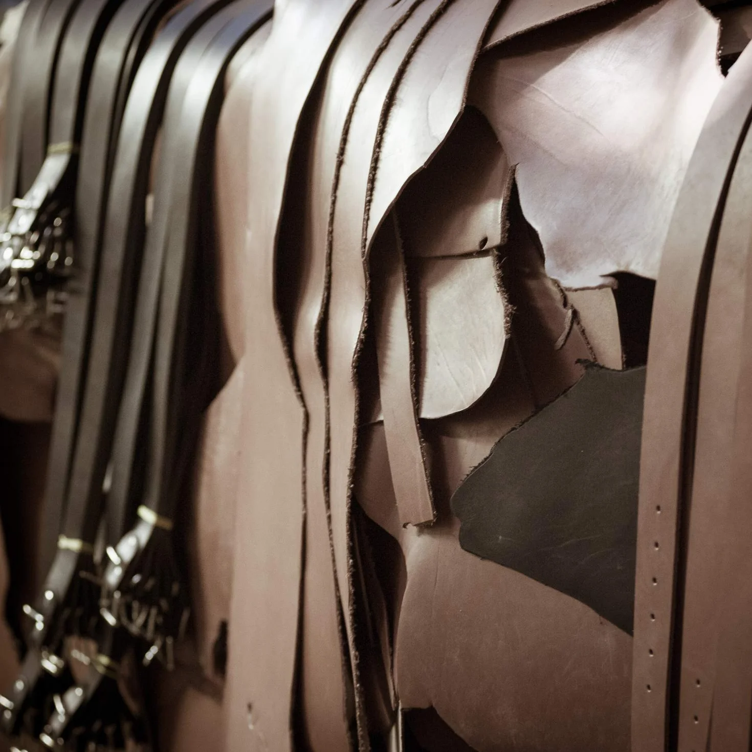 Porta Martello - in Vero Cuoio, Colore Nero, Rivetti Bruniti, Cintura Inclusa