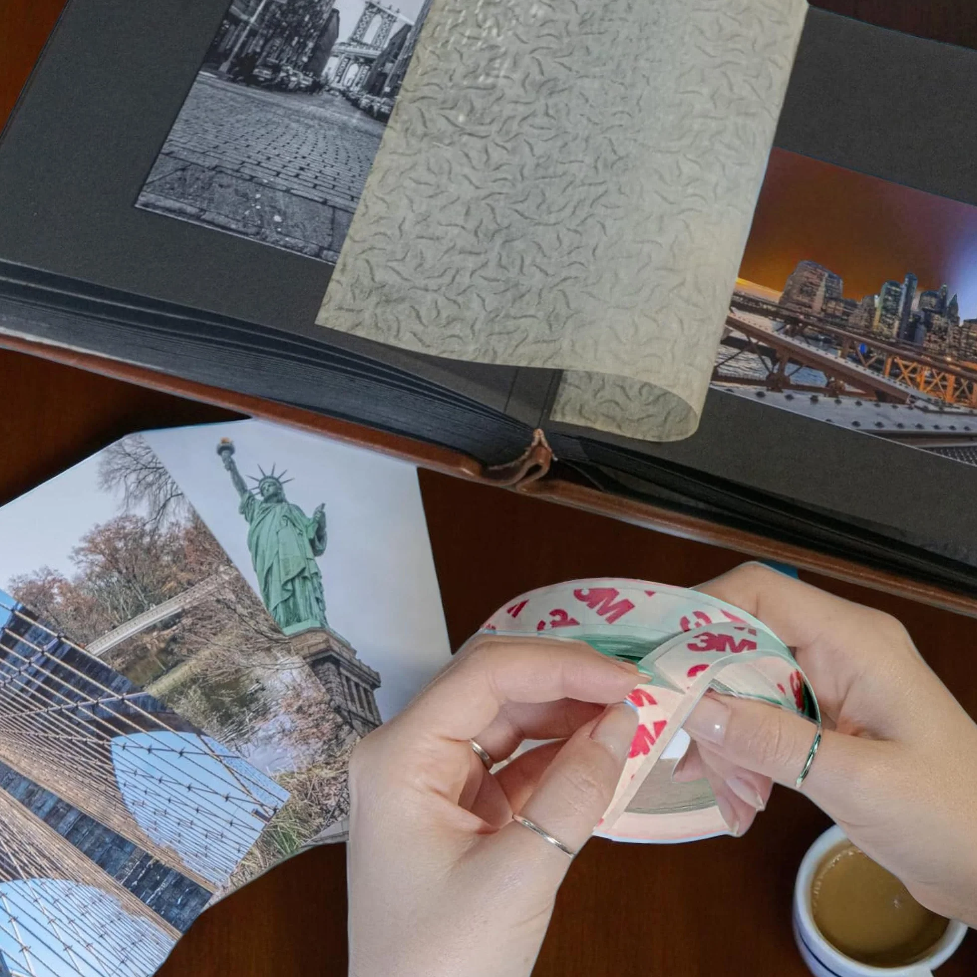 Dpm Tapes – 1000 Stickers Autoadesivi Invisibili Ultrasottili Incollaggio Foto, Album Fotografici, Pareti, Biadesivo, Antinvecchiamento, Non Ingiallisce, Senza Acidi (12 mm x 10 mm)