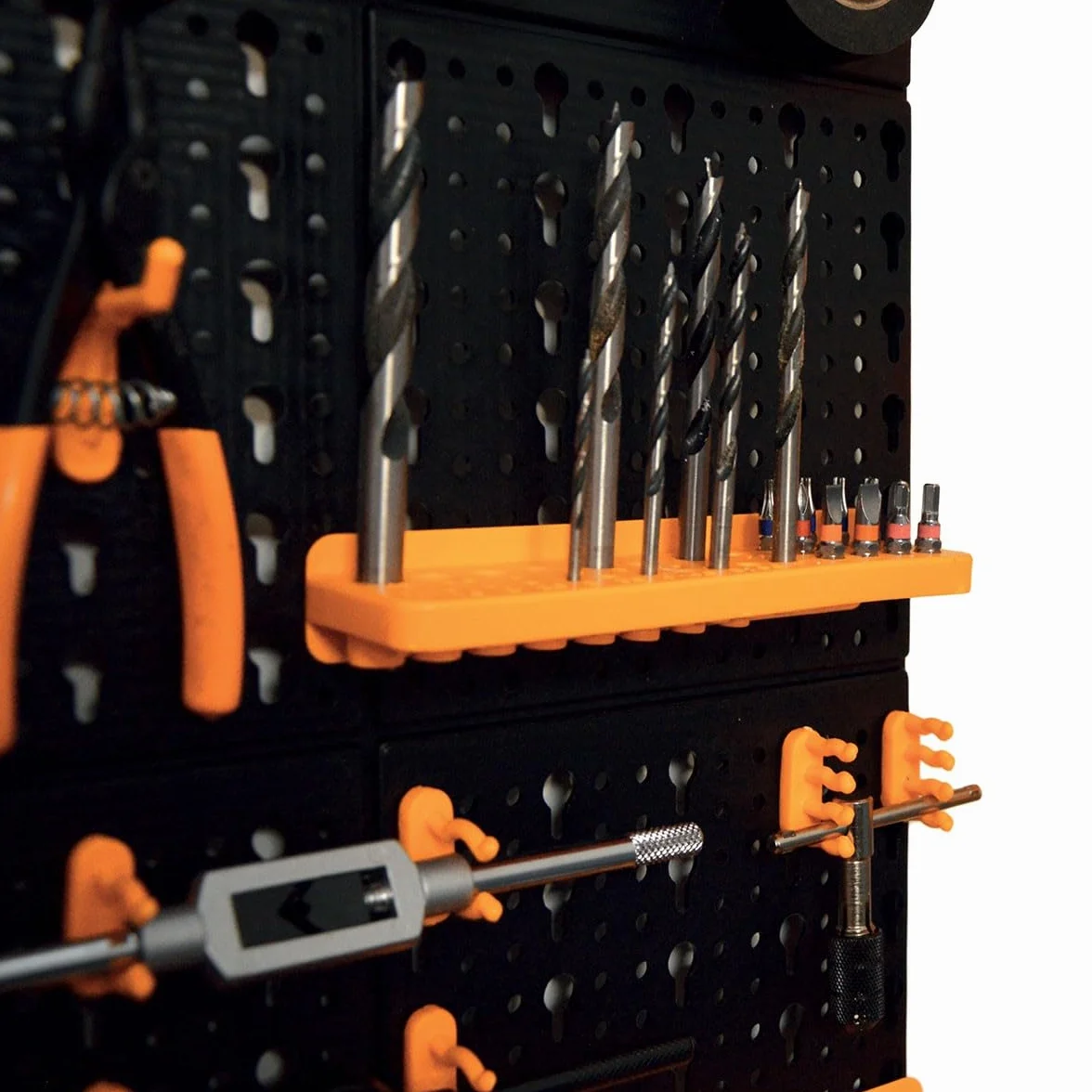 INTEC - Pannello a parete porta attrezzi completo (66 x 78 cm): 4 pannelli perforati, 27 contenitori (piccoli/grandi) e 38 ganci per un laboratorio organizzato